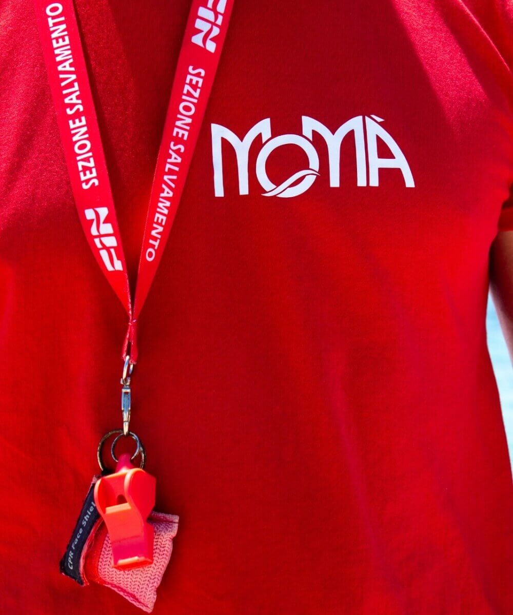 Segui Momà Exclusive Beach su Facebook e Instagram