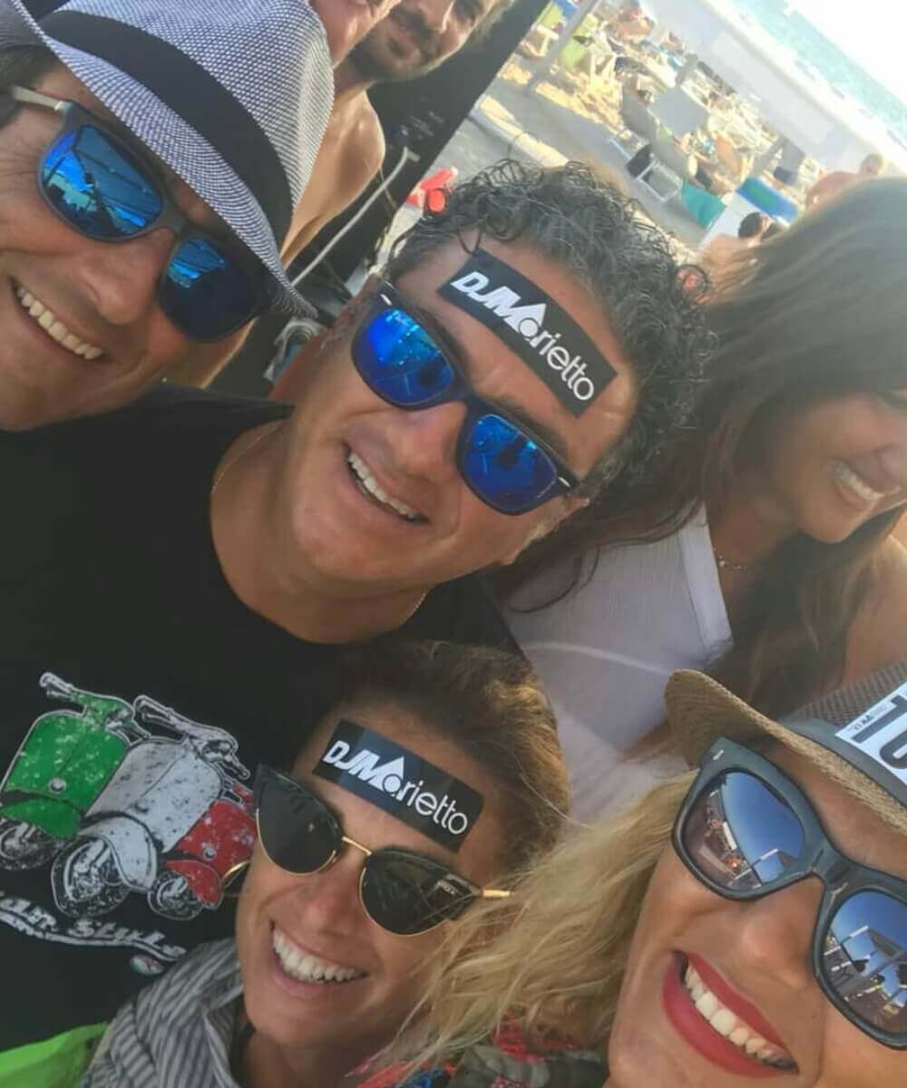 Segui Momà Exclusive Beach su Facebook e Instagram